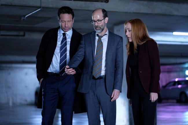 Mulder, Scully und Reggie in Lost Art of The Forehead Sweat Mulder, Scully und Reggie in Lost Art of The Forehead Sweat