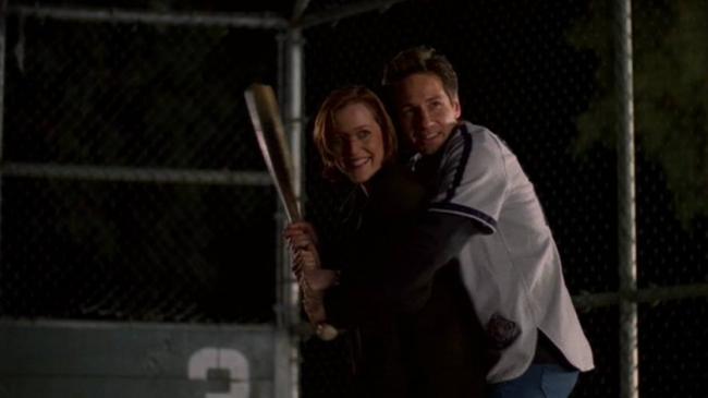 Sculler und Mulder spielen Baseball in Folge 6x20 The Unnatural