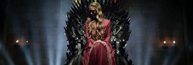 Cersei auf dem Eisernen Thron Cersei auf dem Eisernen Thron