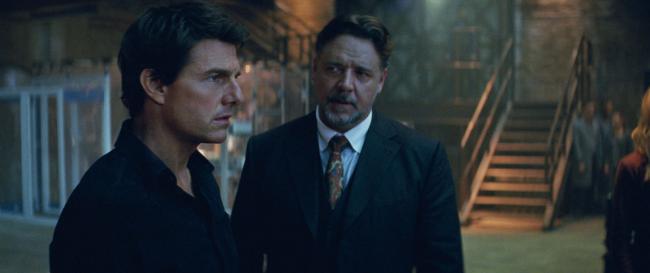Tom Cruise als Nick Morton und Russel Crowe als Dr Jekyll in Die Mumie
