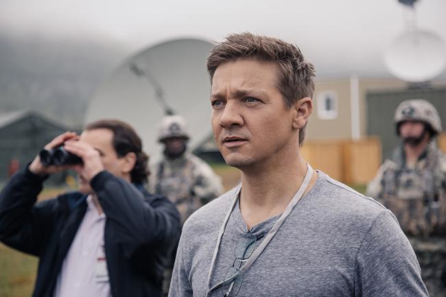 Arrival: Szenenbild mit Jeremy Renner