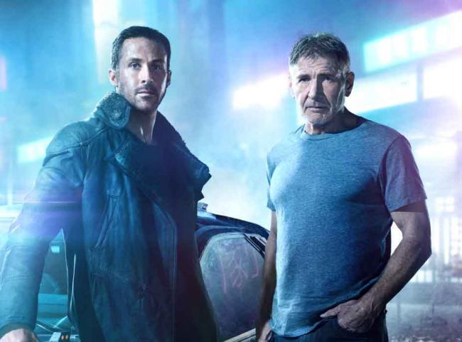 K (Ryan Gosling, l.) und Rick Deckard (Harrison Ford, r.) in Sony Pictures' Blade Runner 2049