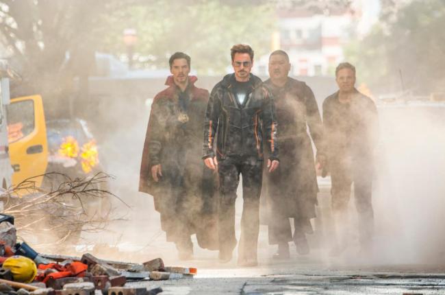 Doctor Strange, Tony Stark, Wong und Bruce Banner in Avengers: Infinity War