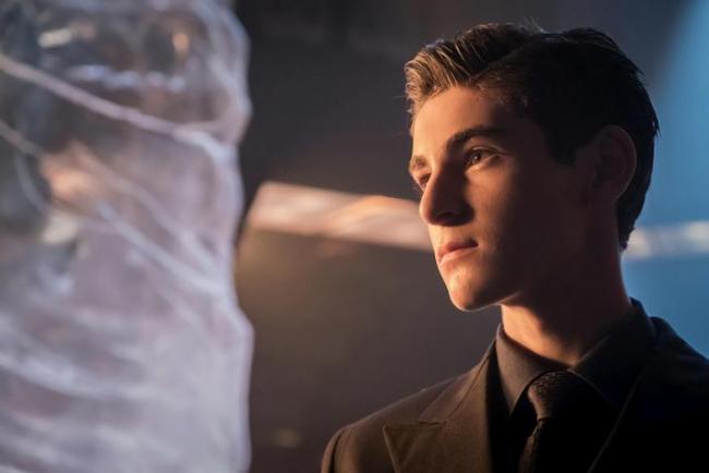 Szenenfoto aus Gotham 4.01: Pax Penguina