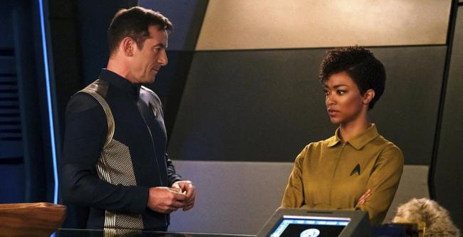 Star Trek: Discovery 1.03 "Context is for Kings" - Captain Lorca (Jason Isaacs) und Michael Burnham (Sonequa Martin-Green)