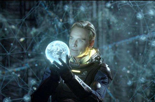 Michael Fassbender in Prometheus - Dunkle Zeichen Michael Fassbender in Prometheus - Dunkle Zeichen