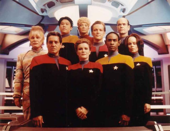 Captain Janeway, Commander Chacotay und Lt. Tuvok Captain Janeway, Commander Chacotay und Lt. Tuvok