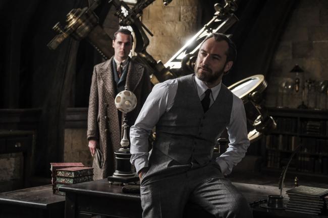 Jude Law als Albus Dumbledore in Phantastische Tierwesen Grindelwalds Verbrechen 
