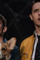 Dirk Gently: BBC America veröffentlicht drei neue Teaser-Trailer