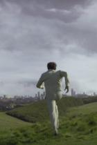 Brave New World: Neuer Trailer zur dystopischen Romanadaption