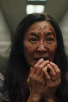 Everything Everywhere All At Once: Neuer Trailer zum Sci-Fi-Film mit Michelle Yeoh 