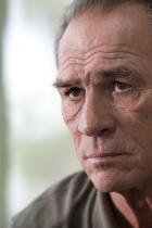 Ad Astra: Tommy Lee Jones stößt zum Cast des Sci-Fi-Films mit Brad Pitt