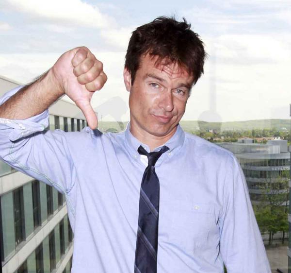 Patrick Muldoon: Wie fandest du es, dass du in Starship Troopers zwar das Mädchen bekommen hast, aber dann gekillt wurdest? Patrick Muldoon: Wie fandest du es, dass du in Starship Troopers zwar das Mädchen bekommen hast, aber dann gekillt wurdest?