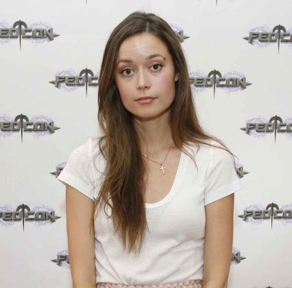 Summer Glau: Wie findest du es, wenn sich jemand über deinen Vornamen lustig macht? Summer Glau: Wie findest du es, wenn sich jemand über deinen Vornamen lustig macht?