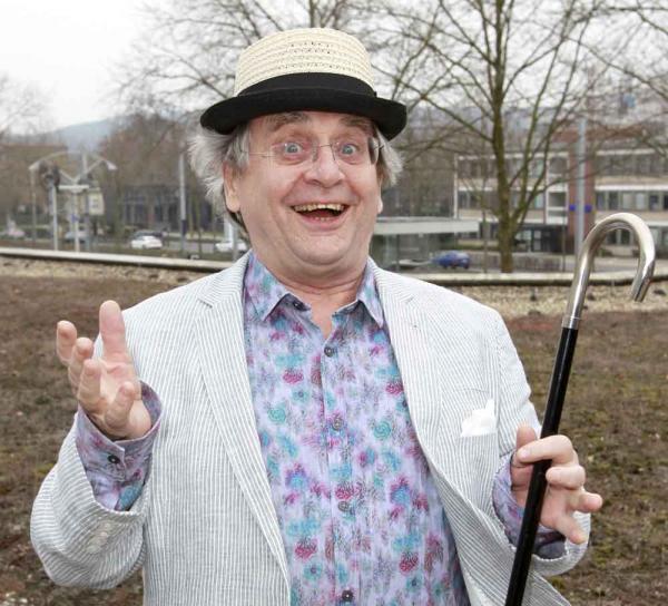 Sylvester McCoy: Was passiert, wenn du die TARDIS steuerst? Sylvester McCoy: Was passiert, wenn du die TARDIS steuerst?