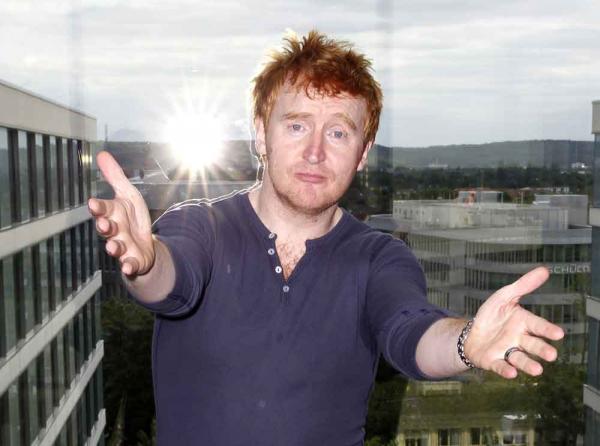 Tony Curran: Was empfindet Vincent van Gogh, wenn er Amy Pond sieht? Tony Curran: Was empfindet Vincent van Gogh, wenn er Amy Pond sieht?