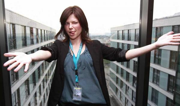 Nicole de Boer: Findest du Klingonen tatsächlich sexy? Nicole de Boer: Findest du Klingonen tatsächlich sexy?