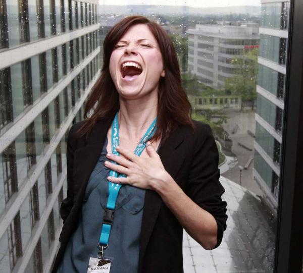 Nicole de Boer: Wie würdest du reagieren, wenn Worf, der Klingone, vollkommen nackt vor dir stehen würde? Nicole de Boer: Wie würdest du reagieren, wenn Worf, der Klingone, vollkommen nackt vor dir stehen würde?