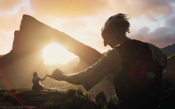 Sophie (Ruby Barnhill) und der BFG (Mark Rylance) sind dicke Freunde geworden Sophie (Ruby Barnhill) und der BFG (Mark Rylance) sind dicke Freunde geworden