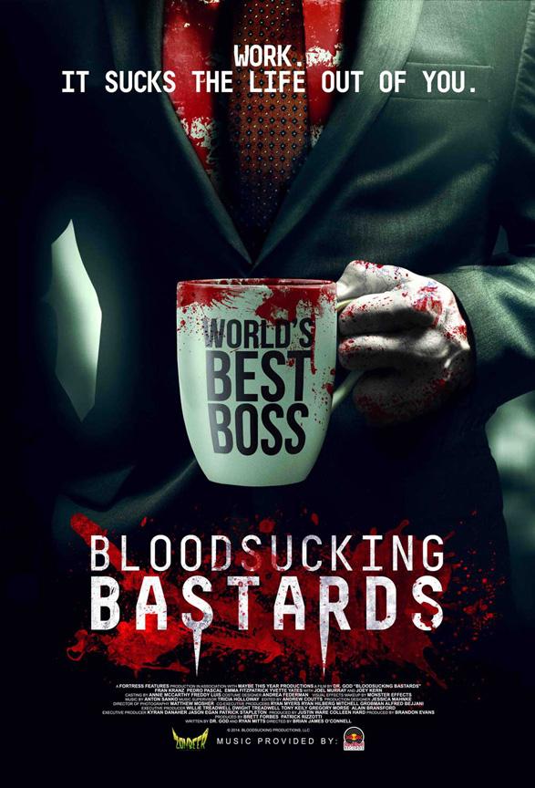 Hand hält blutige Tasse mit Aufschrift World's Best Boss