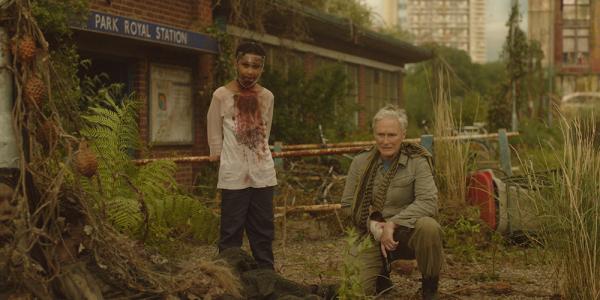 Glenn Close und Hauptcharakter Melanie aus The Girl with All the Gifts