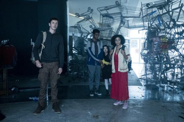 Darkest Minds Film Still Cast