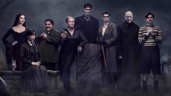 wednesday_familie_staffel2_logo