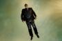 The Man Who Fell to Earth: Neuer Trailer zur Serienadaption