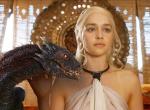 Khaleesi sucht gerade mal nicht ihre Drachen. Emilia Clarke spielt die Khaleesi in Game Of Thrones.