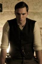 Renfield: Nicholas Hoult für den Monsterfilm im Gespräch 