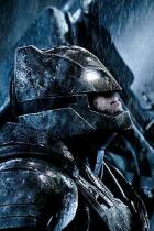 Neue Bilder aus Batman v Superman zeigen Helden und Schurken 