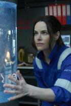 Vision: Auch Emily Hampshire wird für die Serie zur K.I.