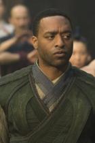 Der Mann, der vom Himmel fiel: Chiwetel Ejiofor spielt die Hauptrolle in der Serienadaption von Paramount+