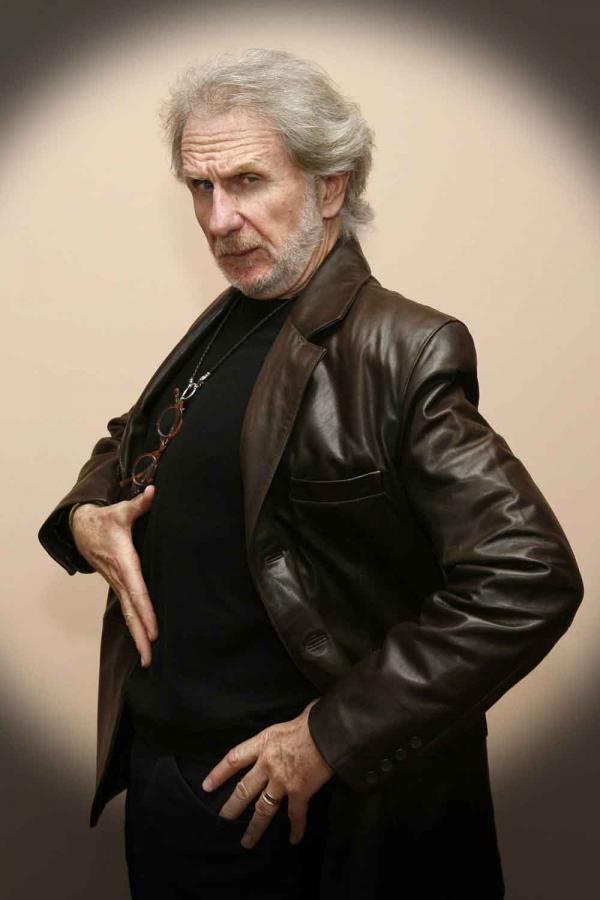 René Auberjonois: Kannst du uns mal zeigen, wie William Shatner Captain Kirk spielt? René Auberjonois: Kannst du uns mal zeigen, wie William Shatner Captain Kirk spielt?